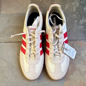 adidas White Sneakers with Red Stripes - Retro Low-Top Trainers broken lace